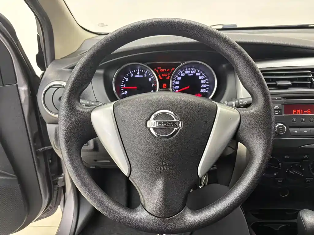 Nissan Livina 1.6XL CVT Luxury Edition, фото 14