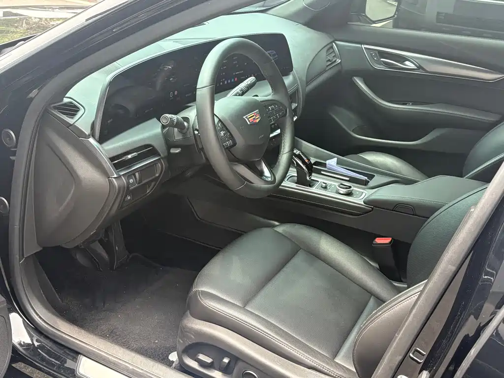 Cadillac CT5 2025 28T