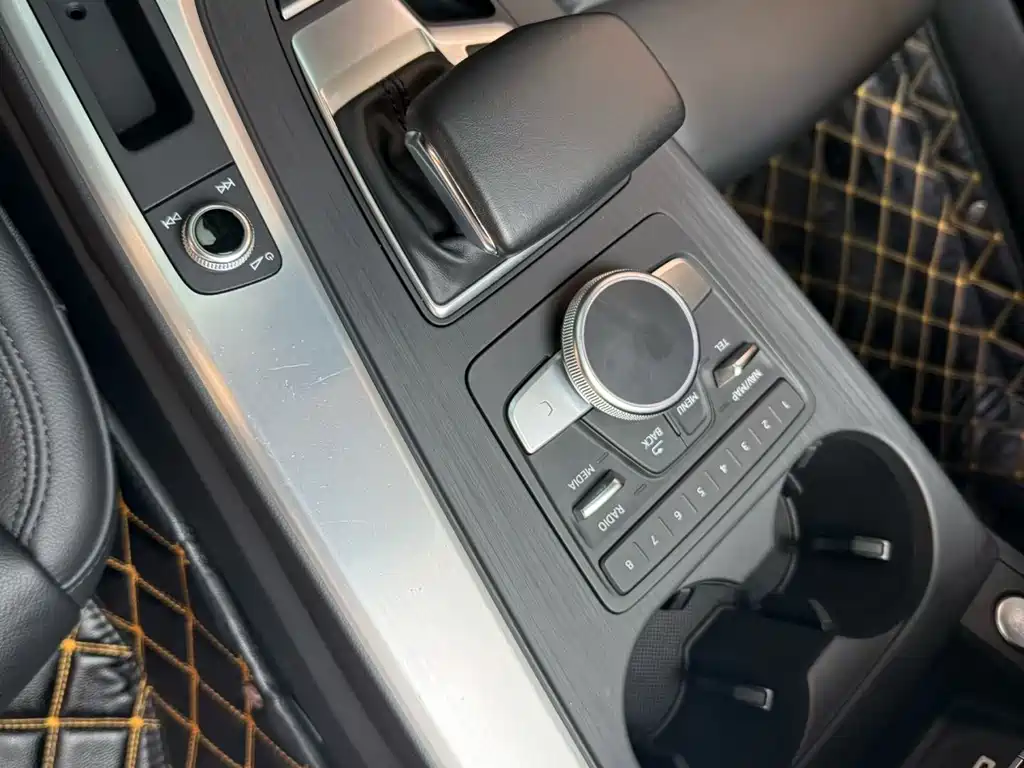 Audi A4L 2018 30 40 TFSI Fashion