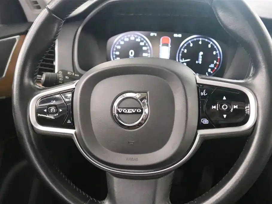 Volvo XC90 2019 T6 7 мест V