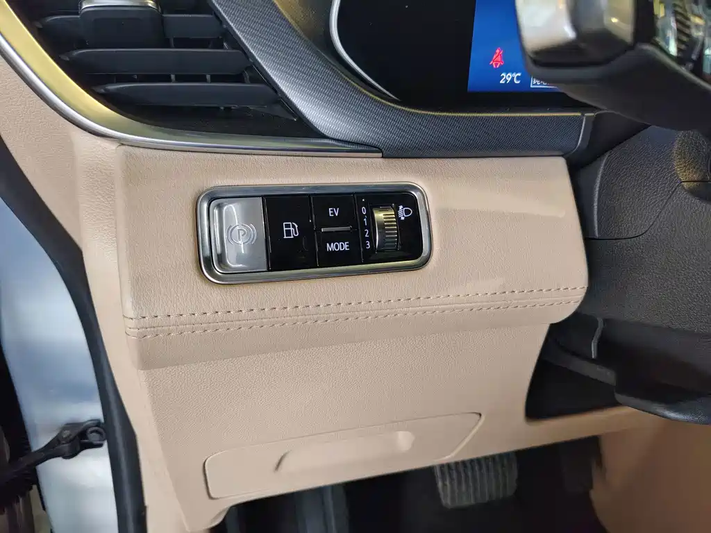 Buick GL8 Hybrid — миниатюра 17