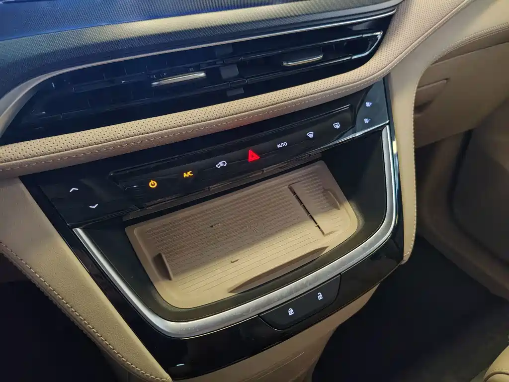 Buick GL8 Hybrid — миниатюра 10