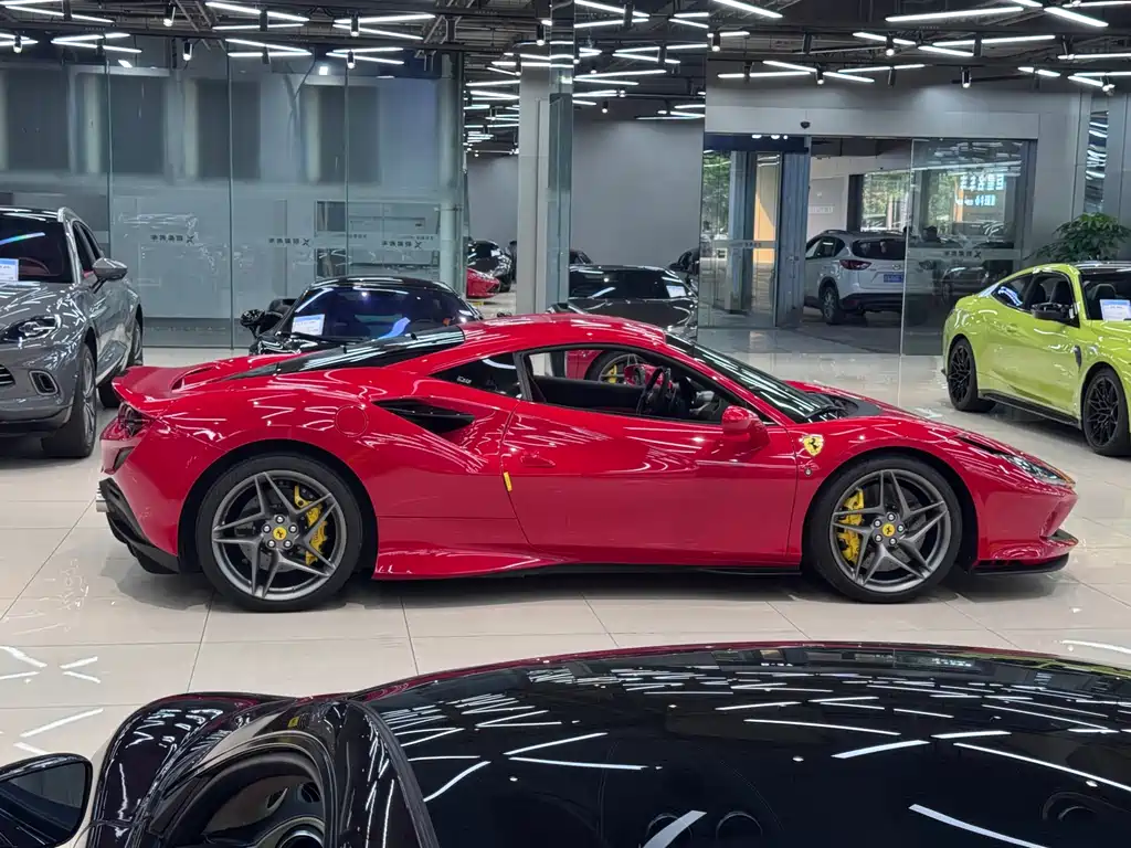 Ferrari F8 — миниатюра 3