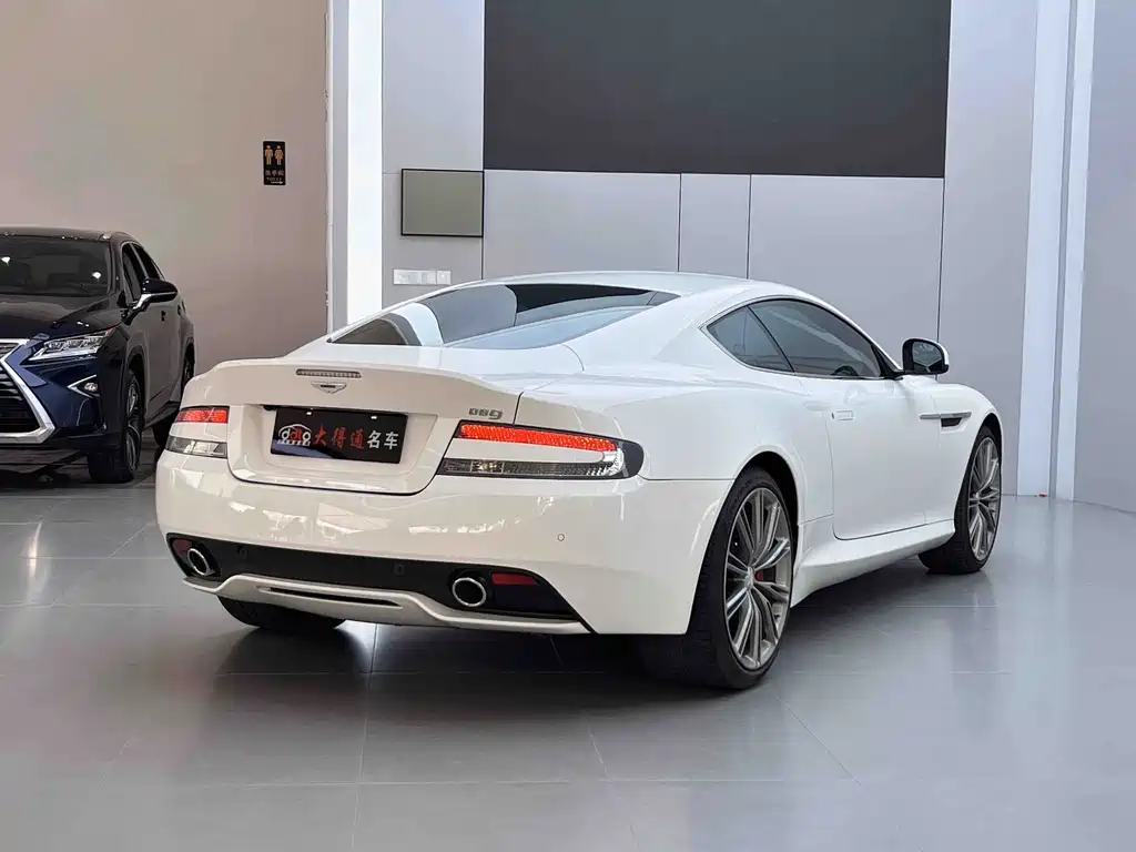 Aston Martin DB9 — миниатюра 20