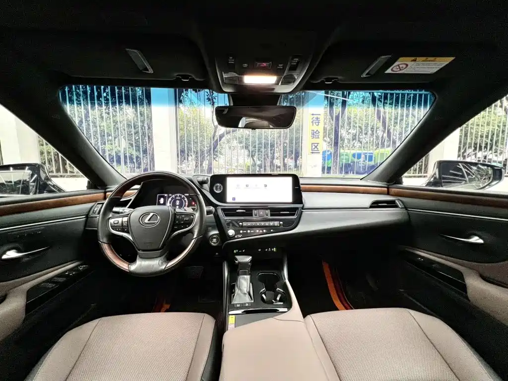 Lexus ES — миниатюра 5