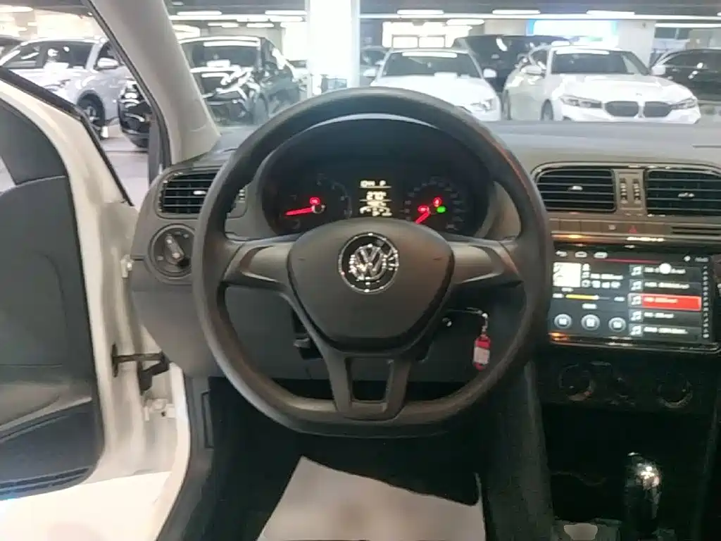 Volkswagen Polo — миниатюра 11