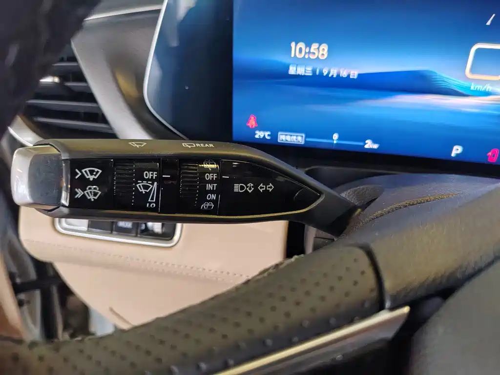 Buick GL8 Hybrid — миниатюра 16
