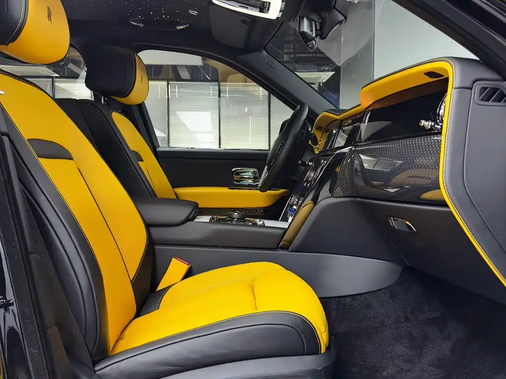 Rolls-Royce Cullinan 2025 6.7T AT