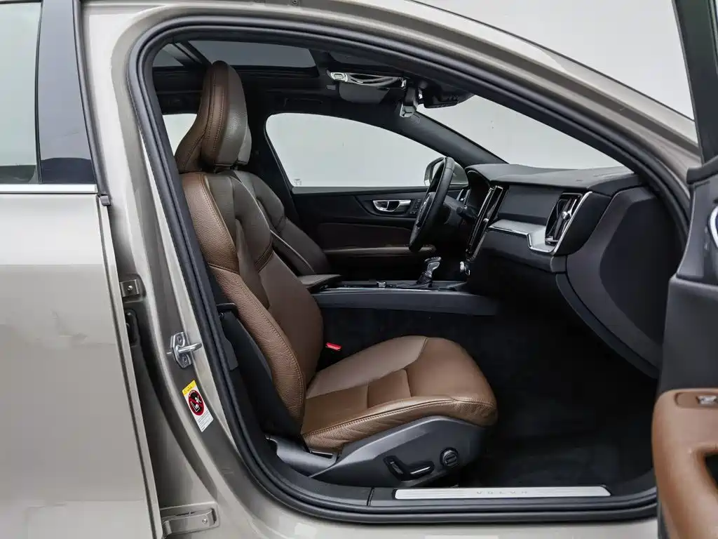 Volvo S60 — миниатюра 23
