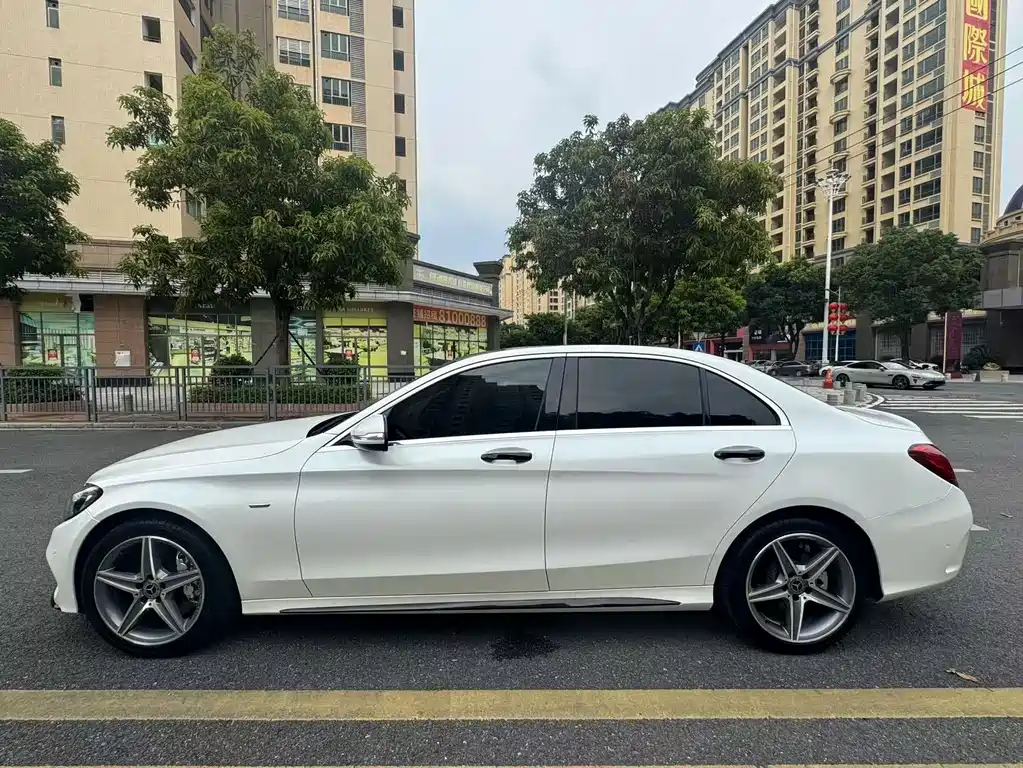 Mercedes-Benz C-Class — миниатюра 7