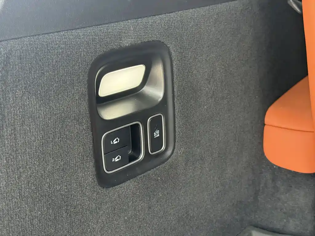 Li Auto Li L8 — миниатюра 11