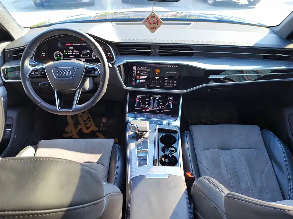Audi A6L New Energy — миниатюра 24