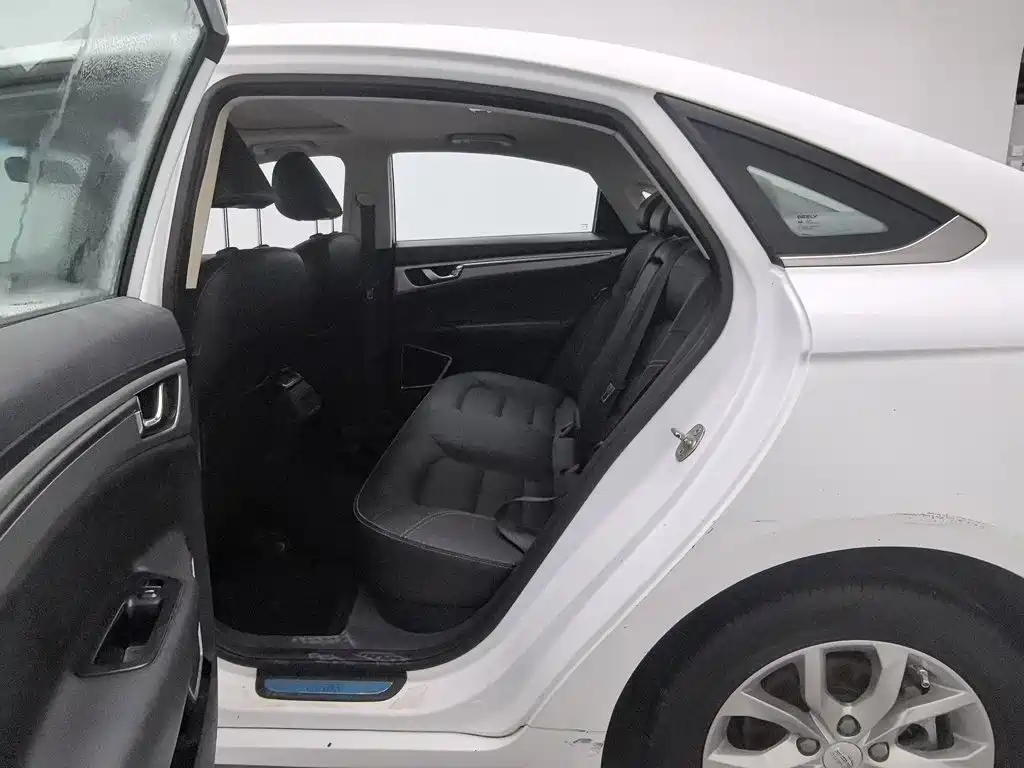 Geely Emgrand GL — миниатюра 15