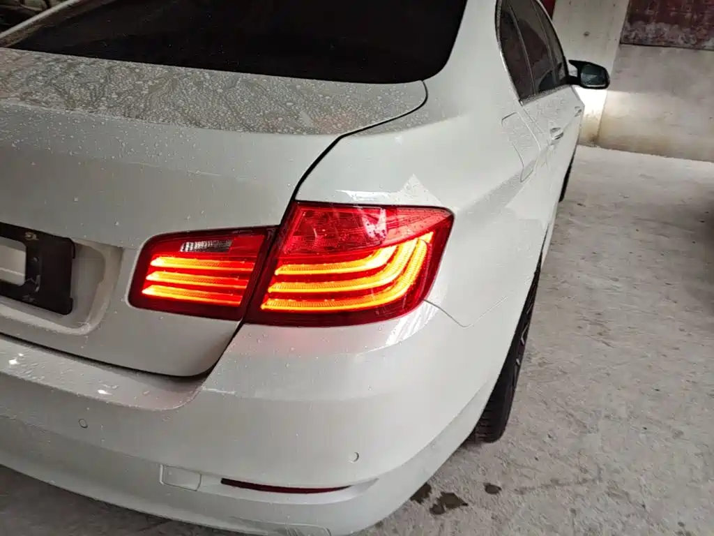 BMW 5 Series — миниатюра 8