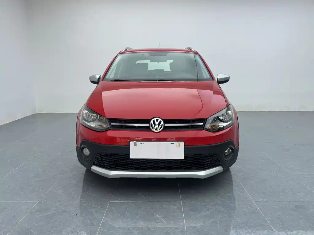 Volkswagen Polo 2014 1.6L Cross Polo AT