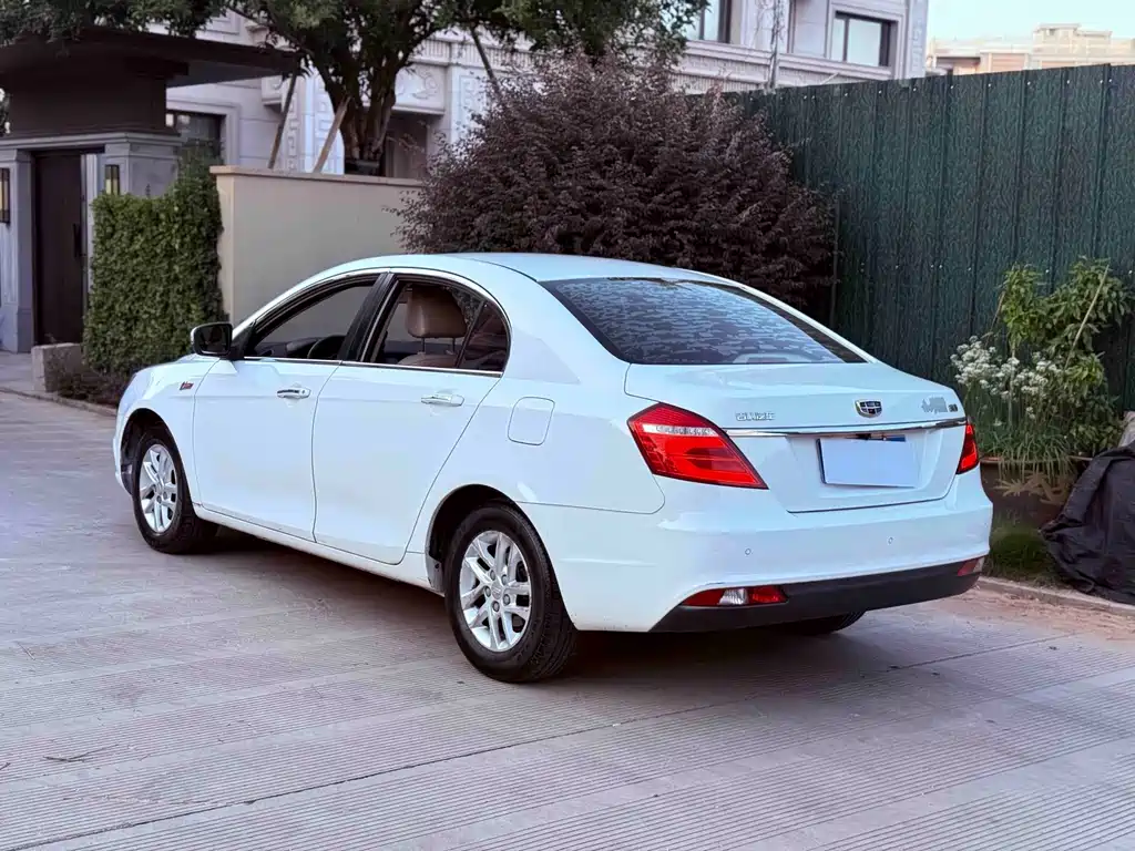 Geely Emgrand — миниатюра 8