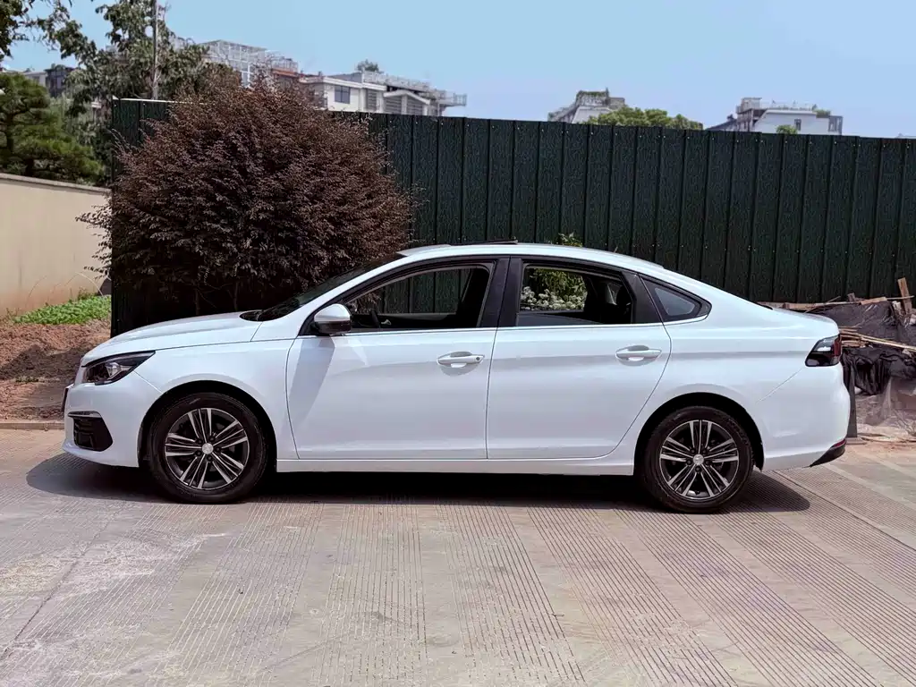 Peugeot 308 — миниатюра 8