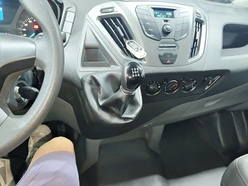 Ford Transit — миниатюра 14