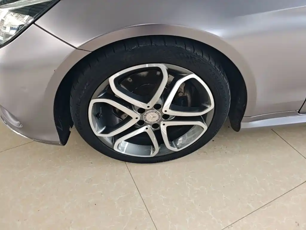 Mercedes-Benz E-Class (Import) — миниатюра 23