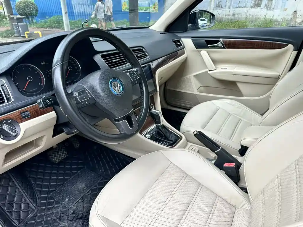 Volkswagen Lavida — миниатюра 4