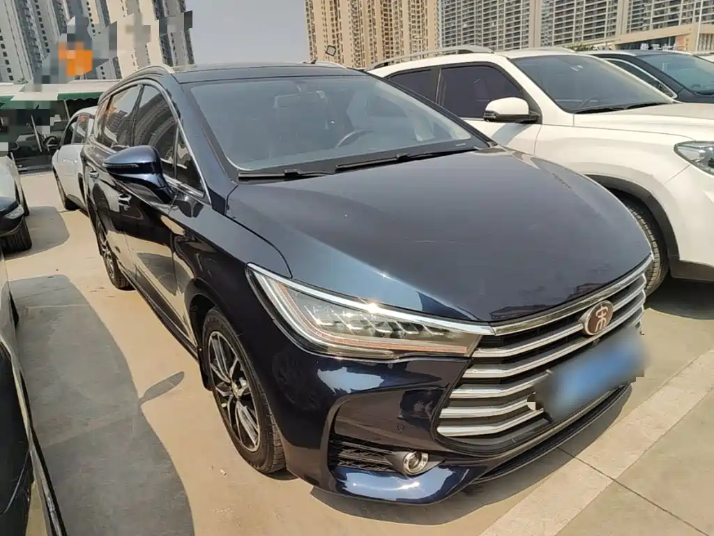 BYD MAX — миниатюра 4