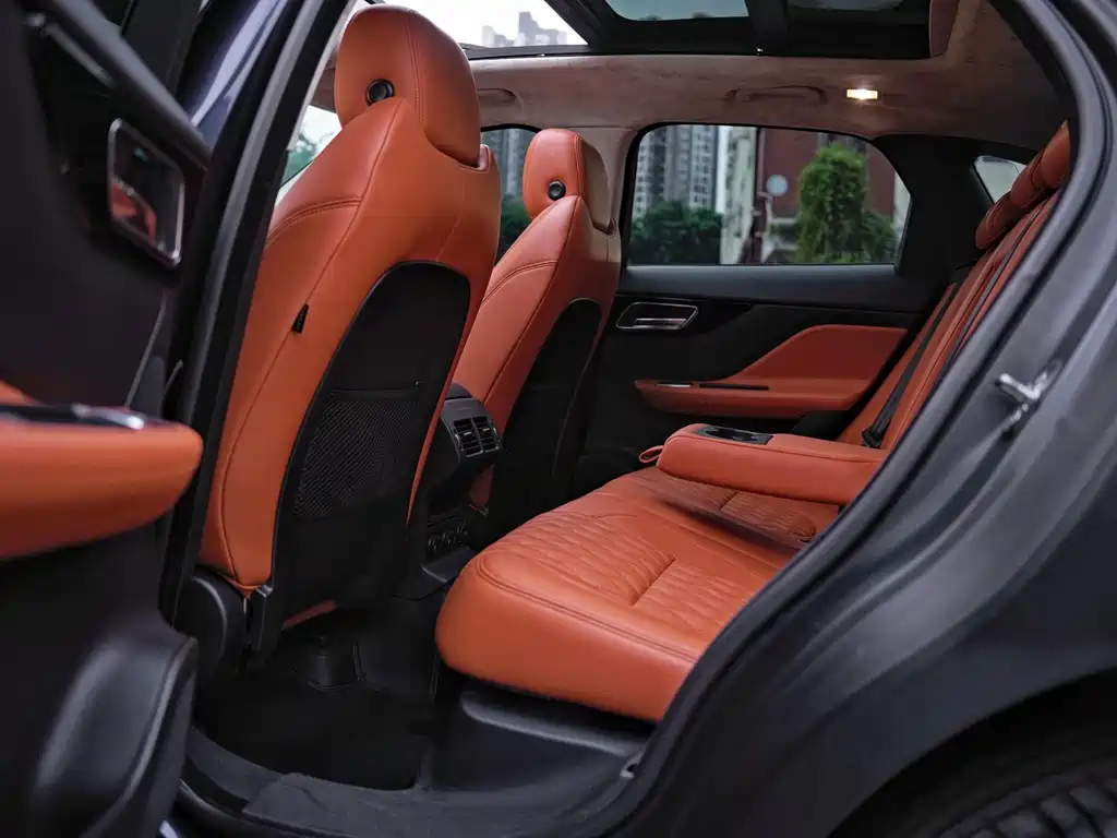 Jaguar F-PACE — миниатюра 12