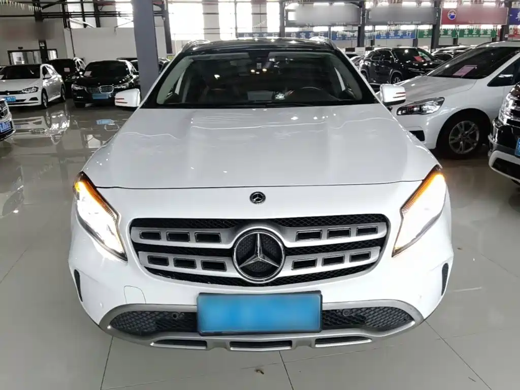 Mercedes-Benz GLA 2018 GLA 200 Fashion