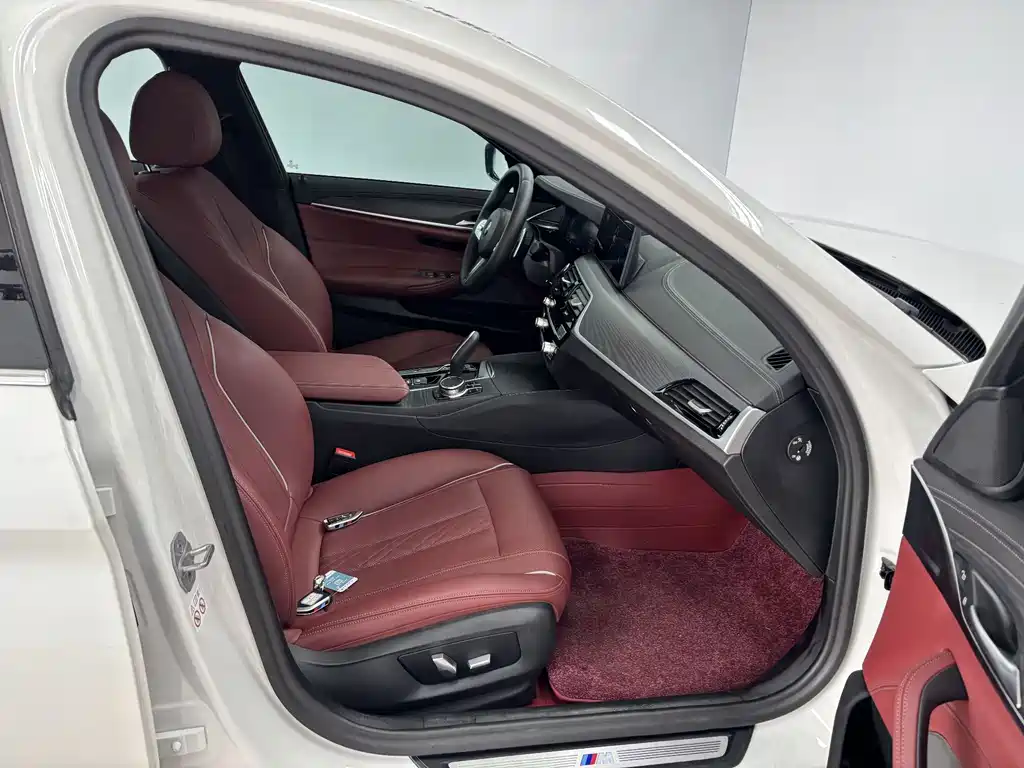 BMW 5 Series — миниатюра 25