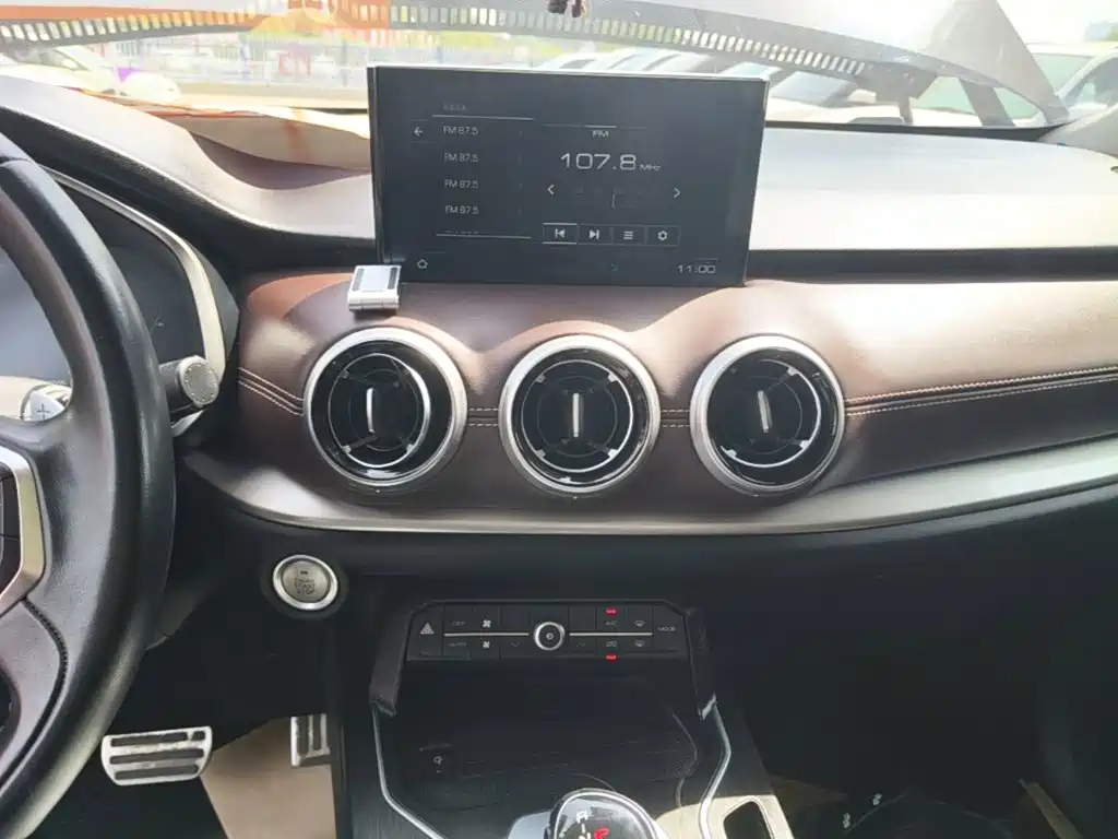 Wey Wey VV6 — миниатюра 13
