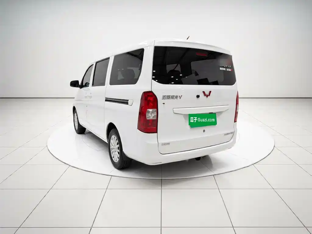 Wuling Rongguang V — миниатюра 4