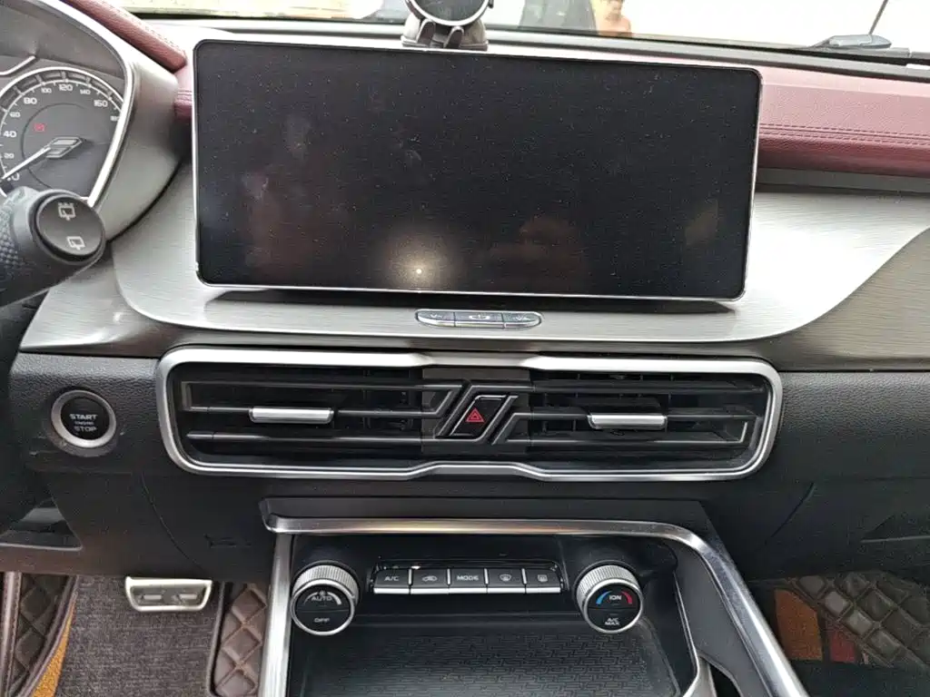 Geely Binyue — миниатюра 13