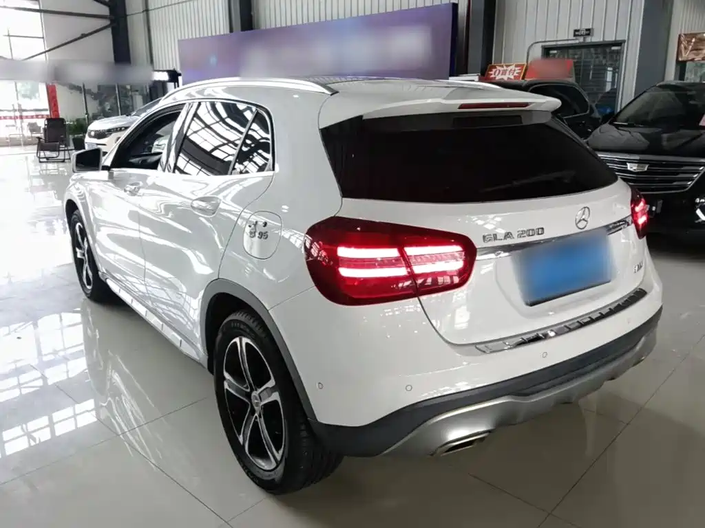 Mercedes-Benz GLA 2018 GLA 200 Fashion