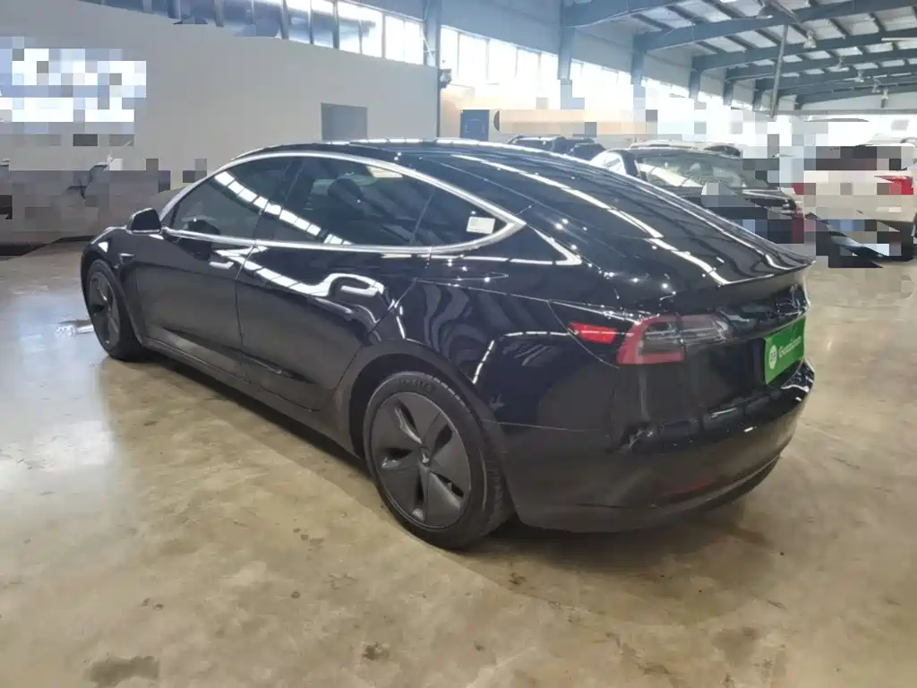 Tesla Model 3 — миниатюра 5