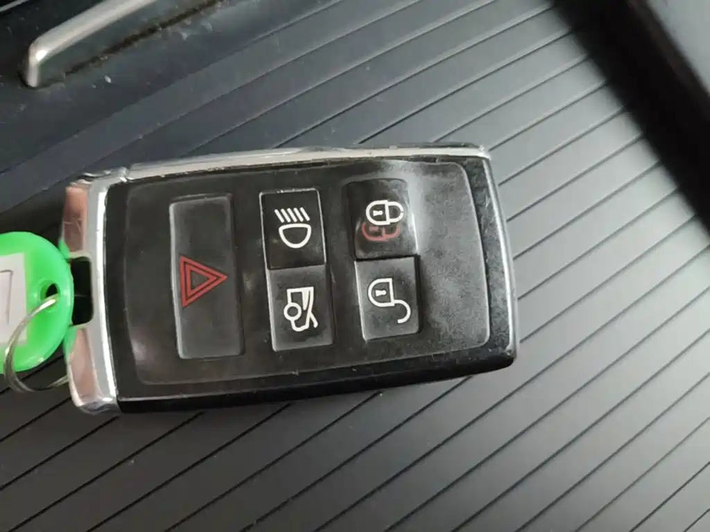 Jaguar XEL — миниатюра 9