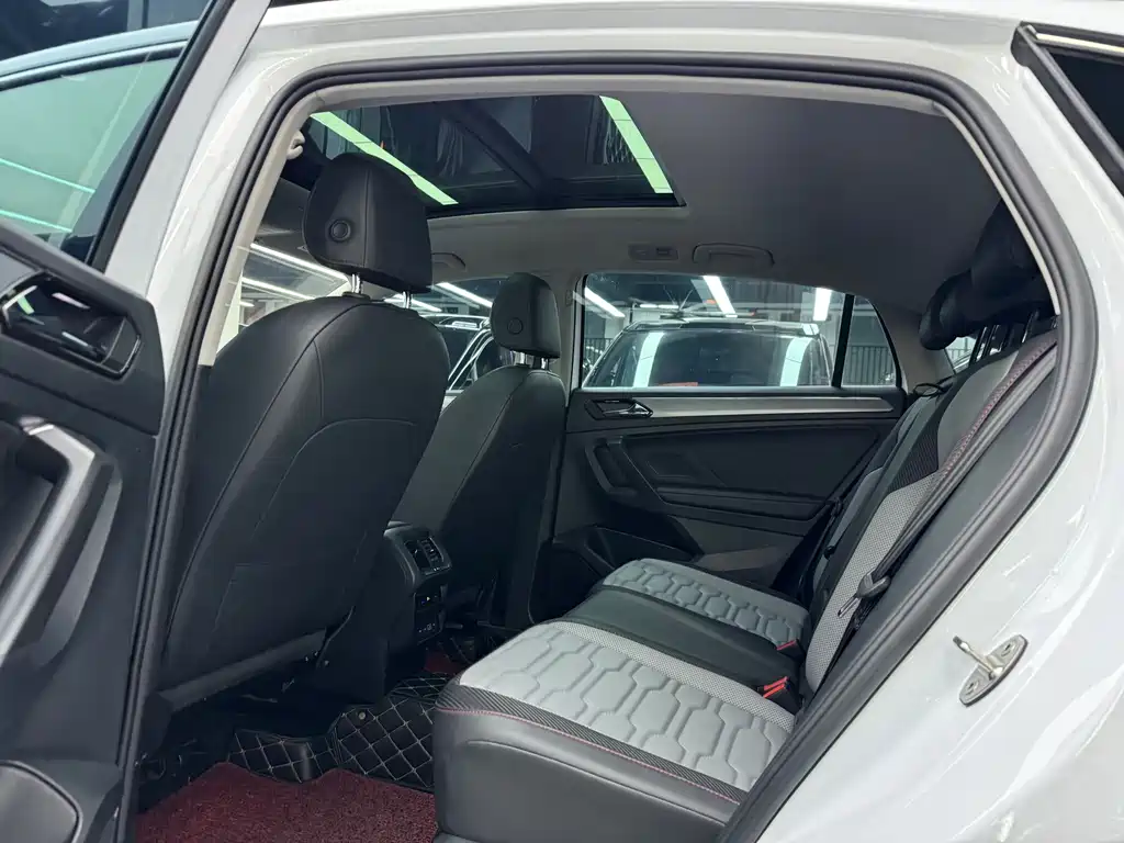 Volkswagen Tiguan X — миниатюра 8