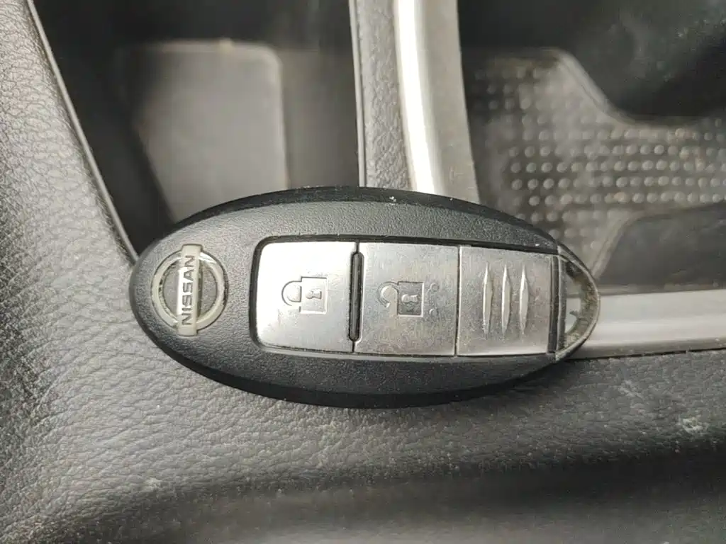 Nissan Terra — миниатюра 9