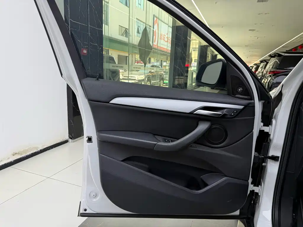 BMW X1 — миниатюра 14