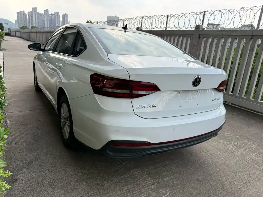 Volkswagen Lavida — миниатюра 9