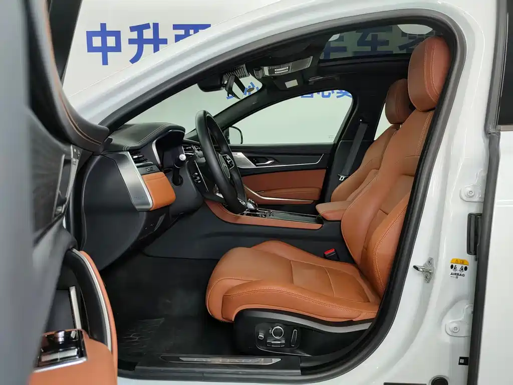 Jaguar XFL 2024 2.0T P300 Flagship Sport