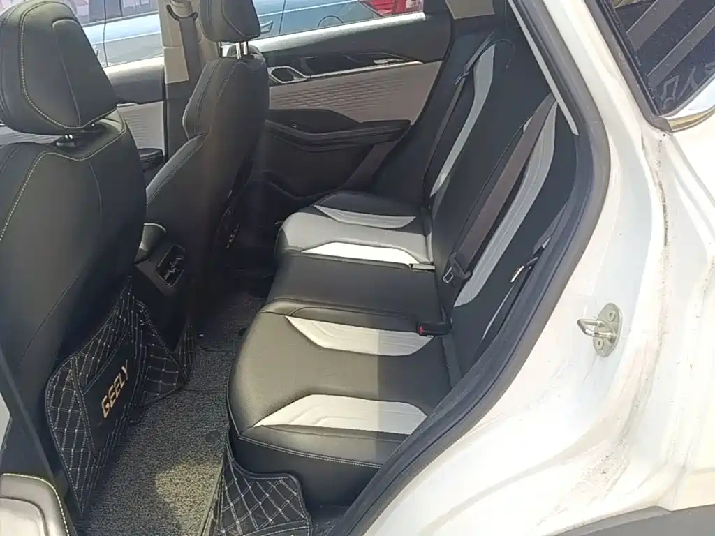Geely Binyue — миниатюра 17