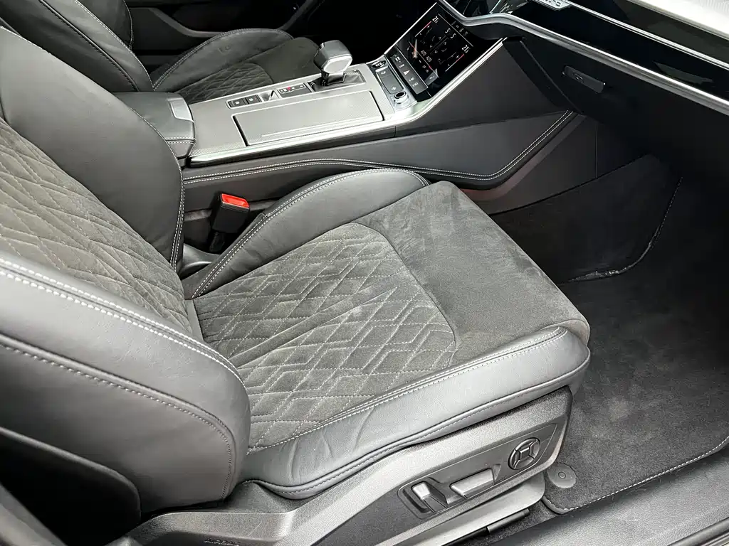 Audi A6L — миниатюра 24