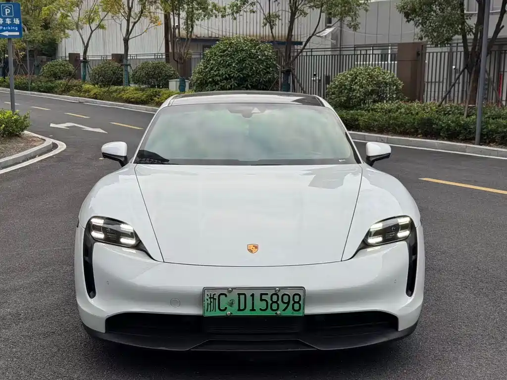 Porsche Taycan — миниатюра 2