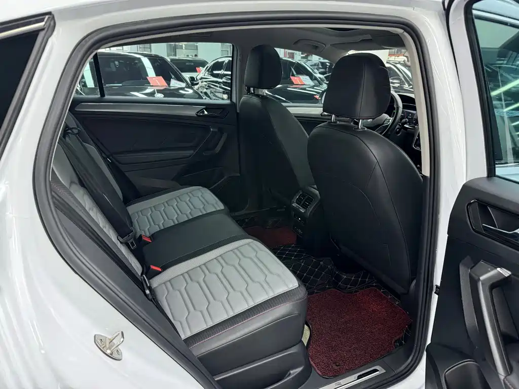 Volkswagen Tiguan X — миниатюра 11