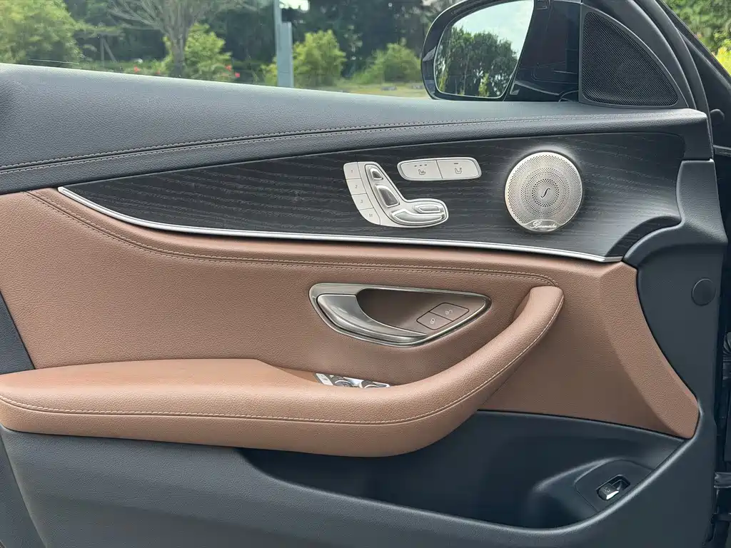 Mercedes-Benz E-Class — миниатюра 6