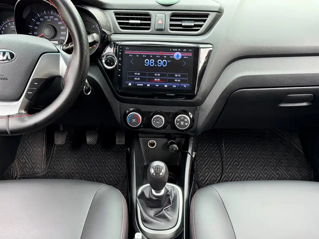 Kia K2 — миниатюра 12