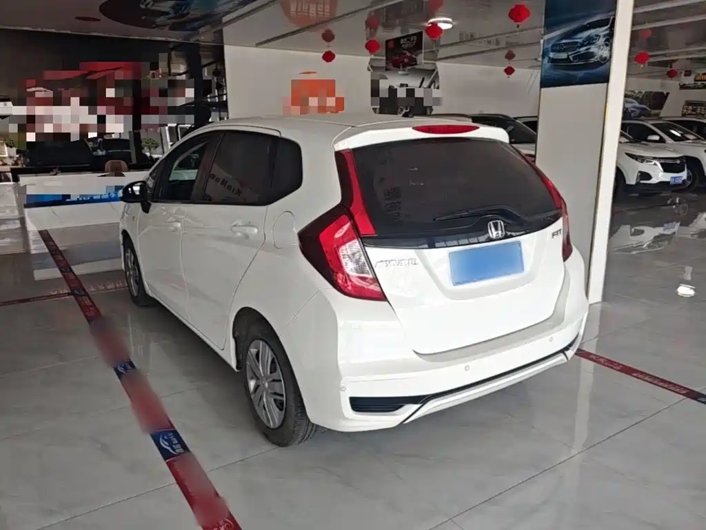 Honda Fit — миниатюра 5