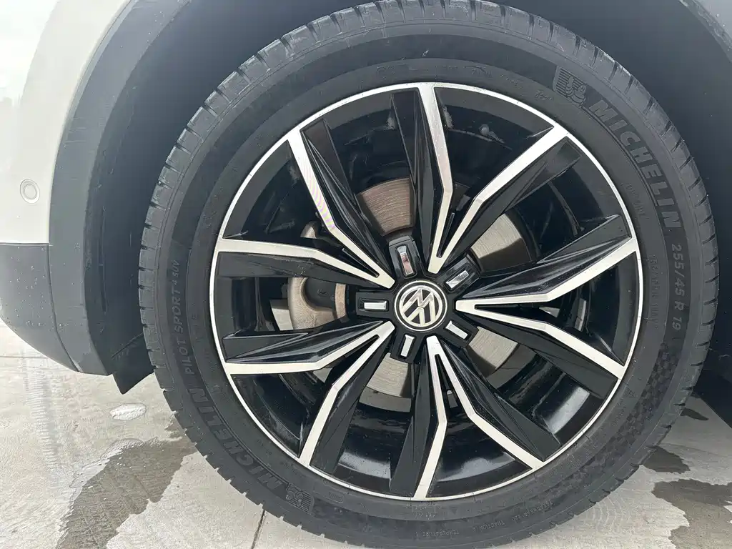 Volkswagen Tiguan L — миниатюра 17