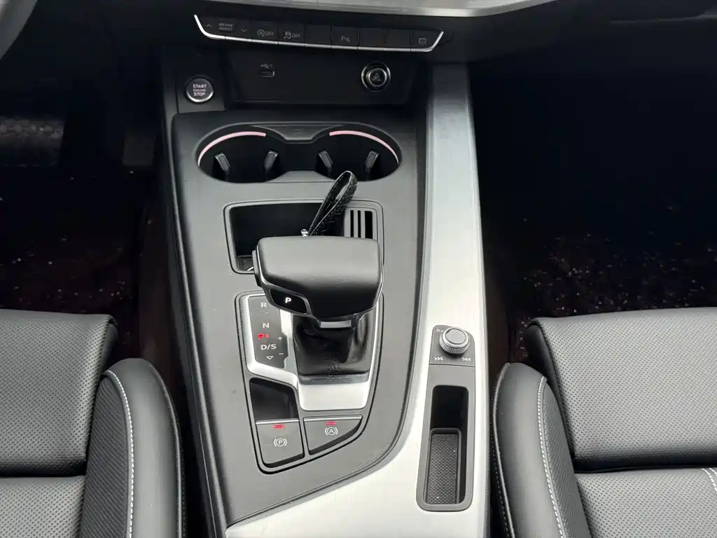 Audi A4L — миниатюра 11