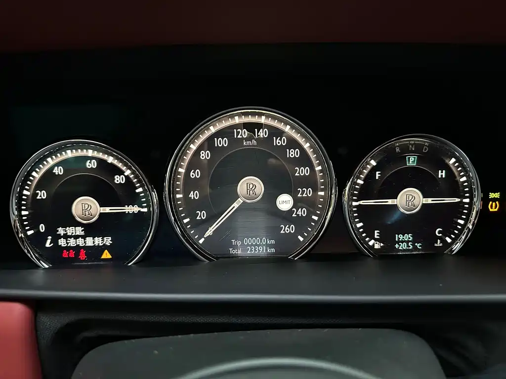 Rolls-Royce Cullinan — миниатюра 11