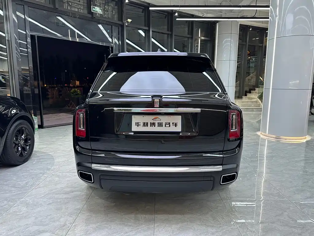 Rolls-Royce Cullinan — миниатюра 20